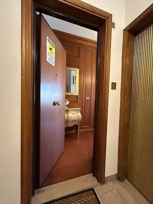 Ponte Vecchio View Apartment By Florencehospitality Com 0*, Florence Italy